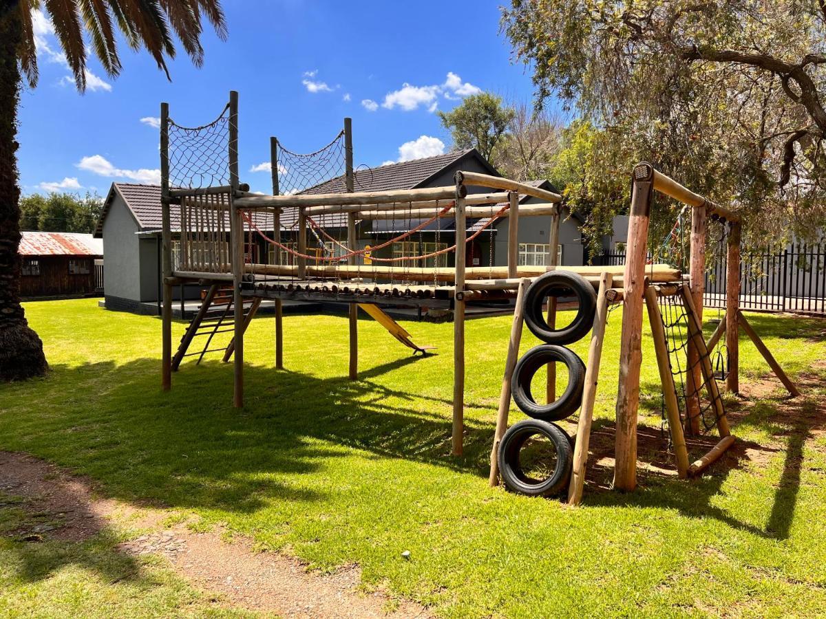 Firefly Budget Friendly Guest House Kempton Park Eksteriør bilde