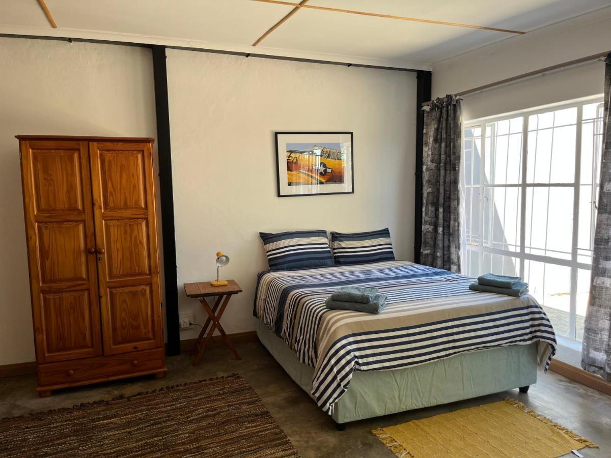 Firefly Budget Friendly Guest House Kempton Park Eksteriør bilde