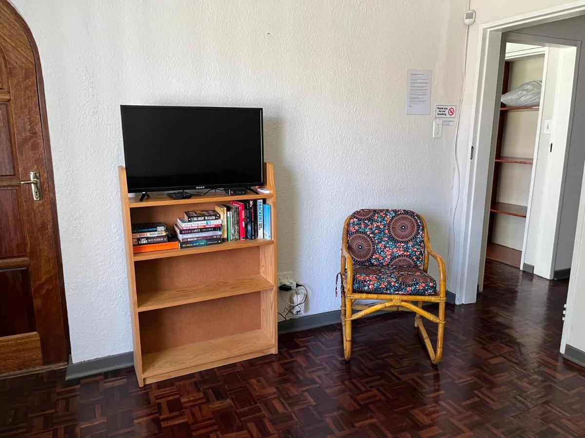 Firefly Budget Friendly Guest House Kempton Park Eksteriør bilde